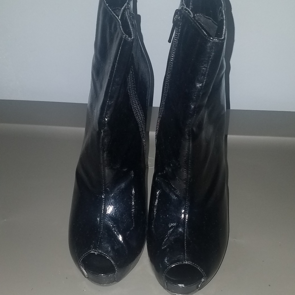 Carlos Santana Black booties